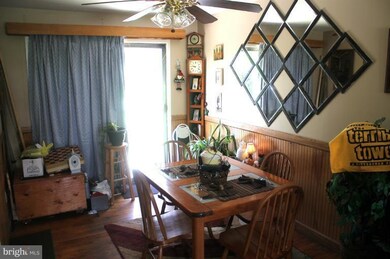 8228 Reece Heights Dr, Severn, MD 21144 - photo 6