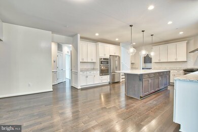 967 Erna Dr, Eldersburg, MD 21784 - photo 3