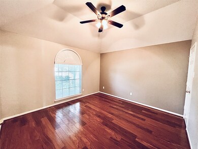 8939 Green Ray Dr, Houston, TX 77095 - photo 5