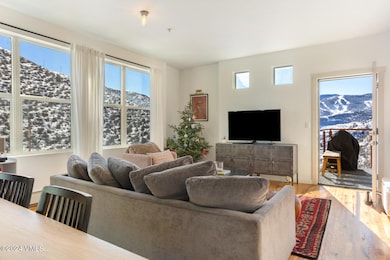 Metcalf Lofts A3 MLS-4