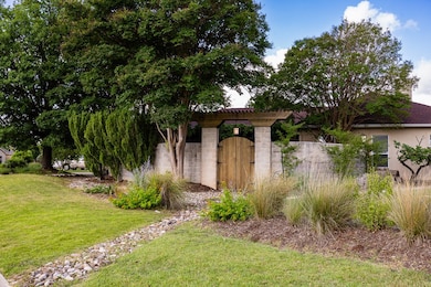 2729 Indian Wells Dr, Kerrville, TX 78028 - photo 3