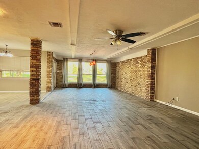 5918 Lawn Ln, Houston, TX 77088 - photo 6