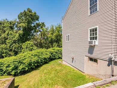 90B Loxwood St unit B, Worcester, MA 01604 - photo 4
