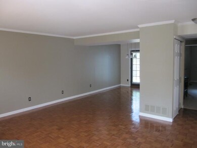 211 Carleton Ln, Mount Laurel, NJ 08054 - photo 4