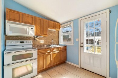 35 Blanding St, Indian Orchard, MA 01151 - photo 6