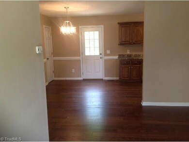 1534 Sunset Dr, Asheboro, NC 27205 - photo 3