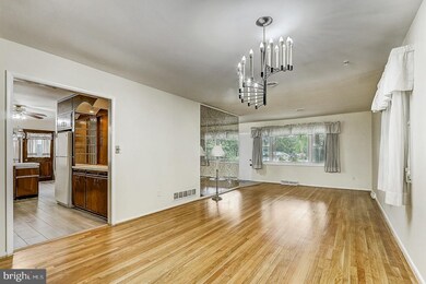 114 E Timonium Rd, Lutherville Timonium, MD 21093 - photo 6