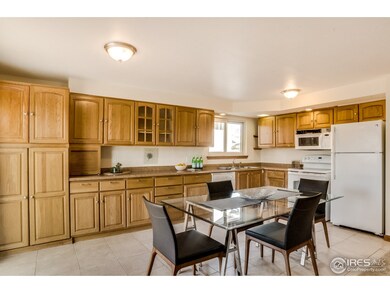 Eat-in Kitchen