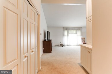 4 W Lawn Cir, Lemoyne, PA 17043 - photo 2