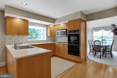 1945 Meadow Ln, Wyomissing, PA 19610 - photo 5