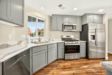 826 Crystal Dr, Eagle Point, OR 97524 - photo 5