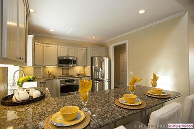 New stainless appliances,gas cooktop,  granite cou