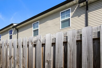 003-photo-rear-view-13656418
