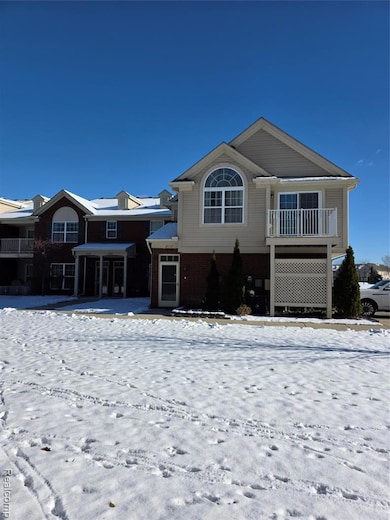 29745 Fox Run Cir, Warren, MI 48092 - photo 2