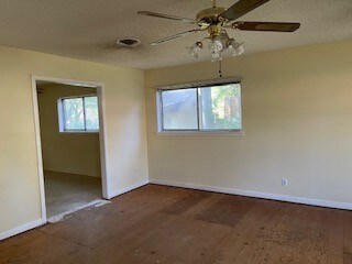 508 W Redbud Dr, Hurst, TX 76053 - photo 2