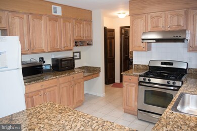 11B Landing Ln, West Windsor, NJ 08550 - photo 3