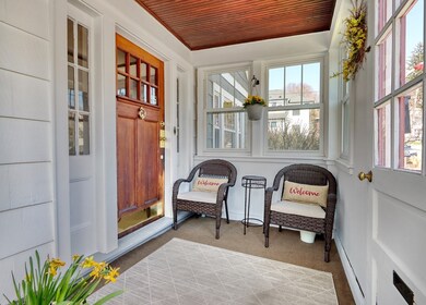 7 Pender St, West Roxbury, MA 02132 - photo 2