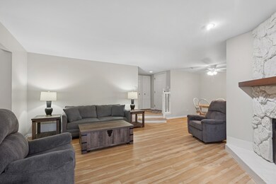 724 Maplewood Ct unit 34B, Willowbrook, IL 60527 - photo 4