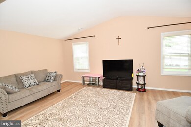 11 Farmview Ln, Columbus, NJ 08022 - photo 4