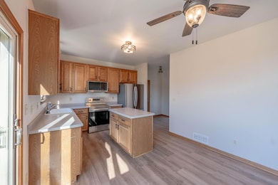 2000 Cloverview Ct, Waukesha, WI 53186 - photo 4