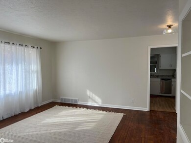 210 E Cherry Dr, Osceola, IA 50213 - photo 3