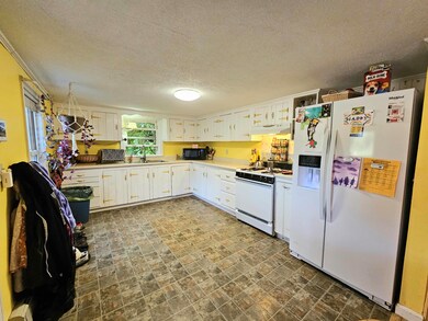 902 Foxes Ridge Rd, Acton, ME 04001 - photo 5