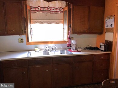 305 Essex St, Gloucester City, NJ 08030 - photo 7