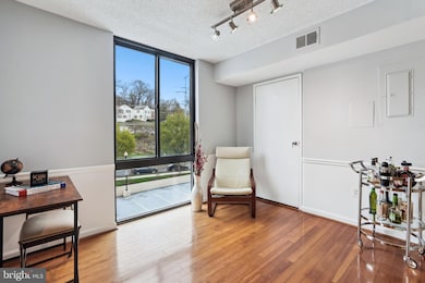 The Brittany unit 129, Arlington, VA 22204 - photo 4