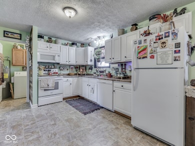 510 Greensprings Dr, Whiteland, IN 46184 - photo 7