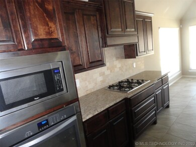 4561 S 202nd East Ave, Broken Arrow, OK 74014 - photo 4