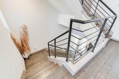 Modern stair railing