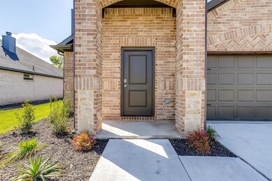 633 Vaquero St, White Settlement, TX 76108 - photo 2