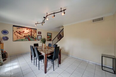 2916 E Clarendon Ave-5