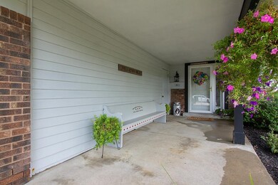 1444 W 47th St, Davenport, IA 52806 - photo 2