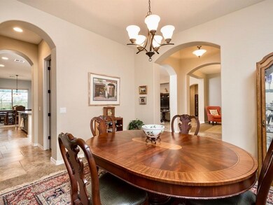 006_Dining to Kitchen