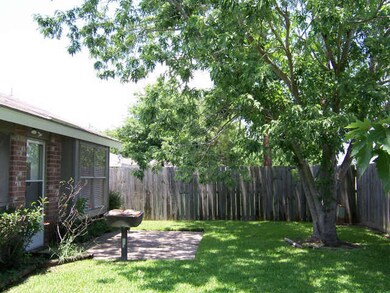 8015 Big Oak Trail Dr, Houston, TX 77040 - photo 7