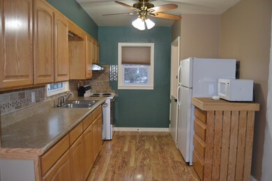 811 4th Ave NW, Jamestown, ND 58401 - photo 4