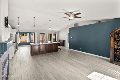 JL_15MoonsView-interiors-01