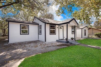 611 W Lone Star Ave, Cleburne, TX 76033 - photo 2