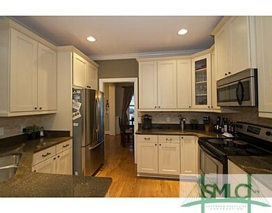 Kitchen. Fully equipped kitchen with granite and s