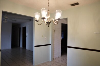 Dining room, Looking into the family room and to t
