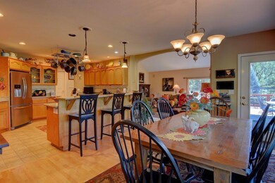 126 Shangrila Ln, Rogue River, OR 97537 - photo 6