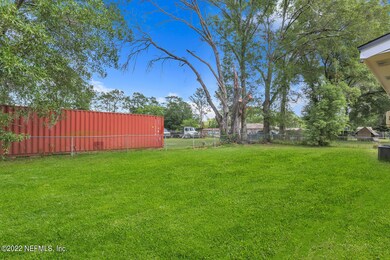 7679 Strato Rd N, Jacksonville, FL 32210 - photo 4