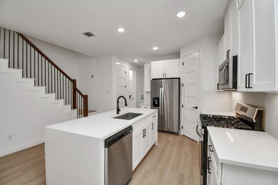 8402 Sunnyhill St, Houston, TX 77088 - photo 4