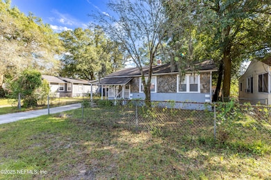 1044 Alderside St, Jacksonville, FL 32208 - photo 3