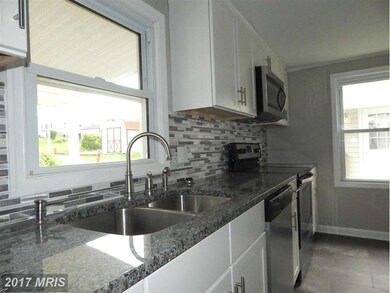 327 Commerce St, Waynesboro, PA 17268 - photo 3