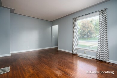 906 Leonard NE-8
