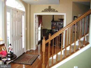 42083 Cherish Ct, Aldie, VA 20105 - photo 3