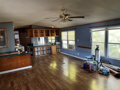 7687 NW Hwy 11, Randolph, TX 75475 - photo 4