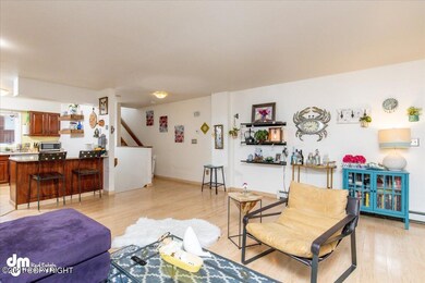05-Living Room 20211019-DW-2456